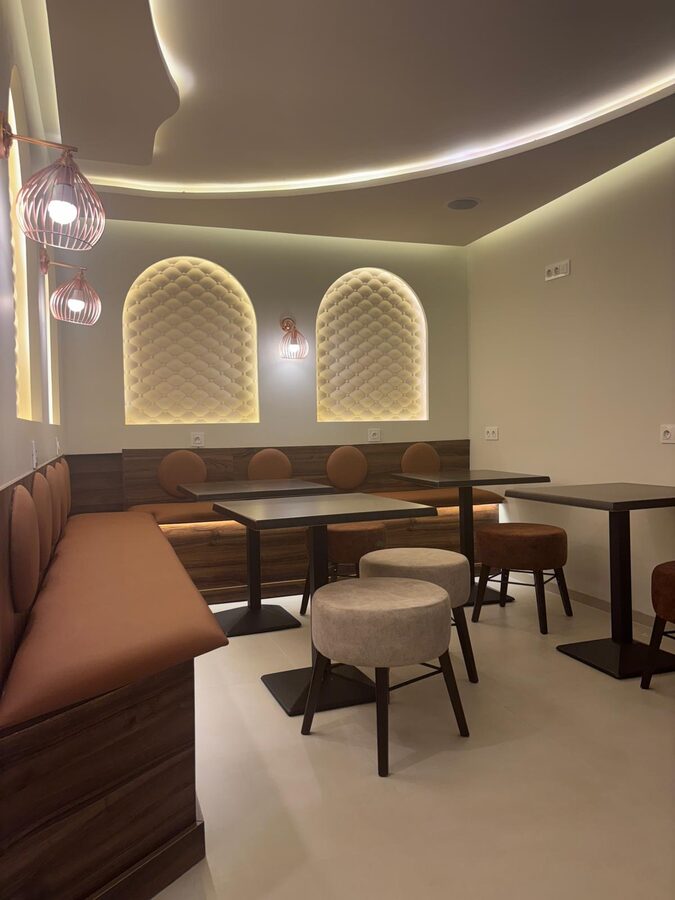 Intérieur de Chocolathé, un cadre calme et chaleureux